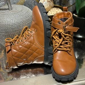 Girl size 11 boots